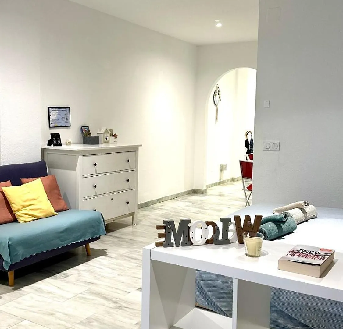 The Pearl Of Pinacho - Beach Front & Swimming Pool Estepona Apartment