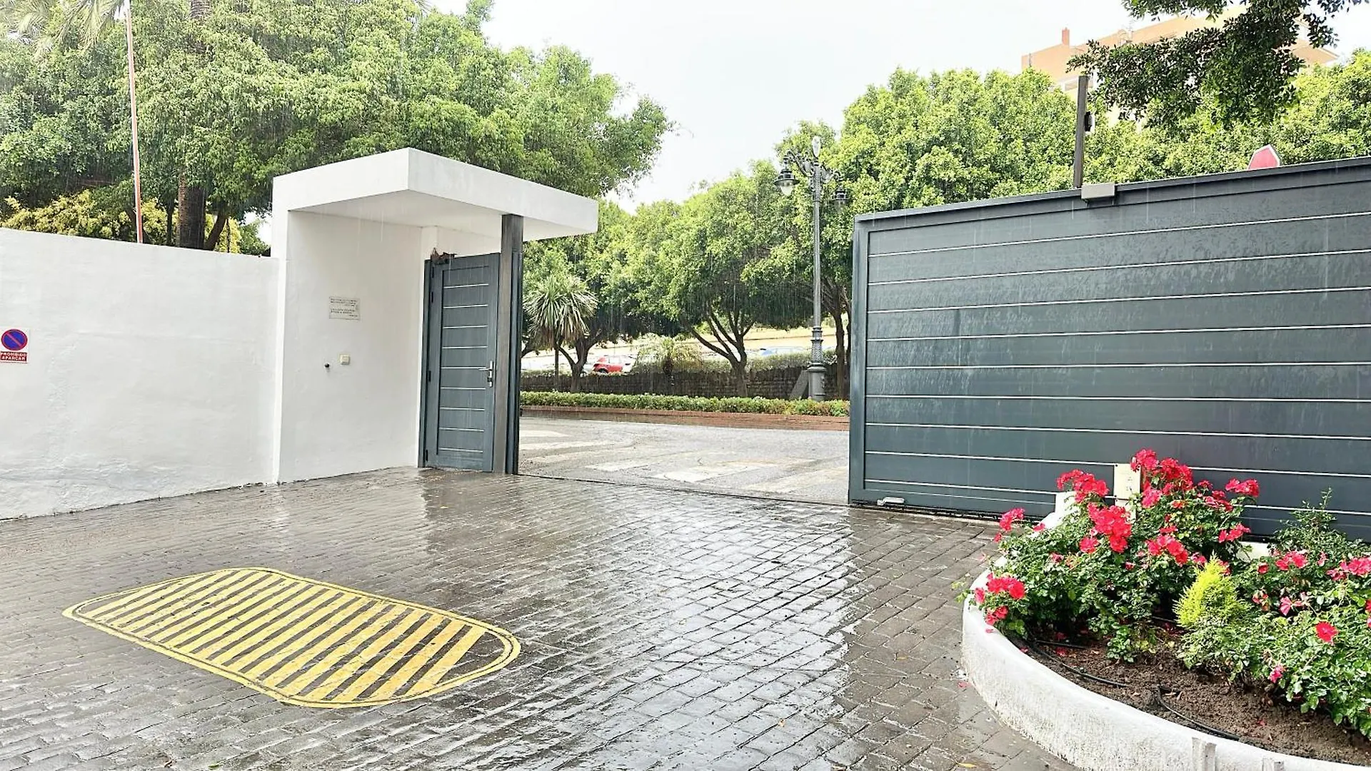 The Pearl Of Pinacho - Beach Front & Swimming Pool Estepona 0*,  Spain