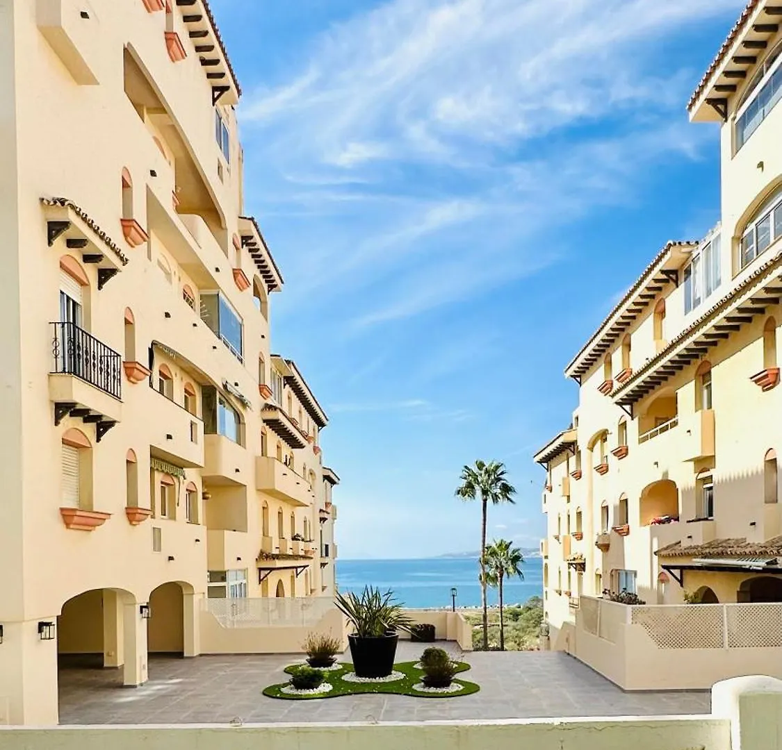 Apartment The Pearl Of Pinacho - Beach Front & Swimming Pool Estepona Spain